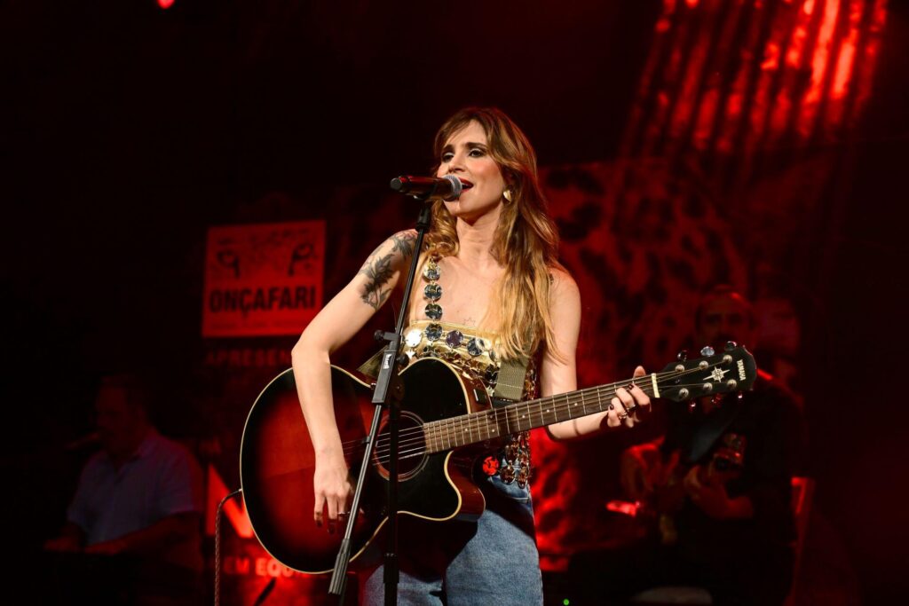 Show de encerramento do jantar beneficente Onde há Onça, há Vida em Equilíbrio de Mel Lisboa Show de encerramento do jantar beneficente Onde há Onça, há Vida em Equilíbrio de Mel Lisboa